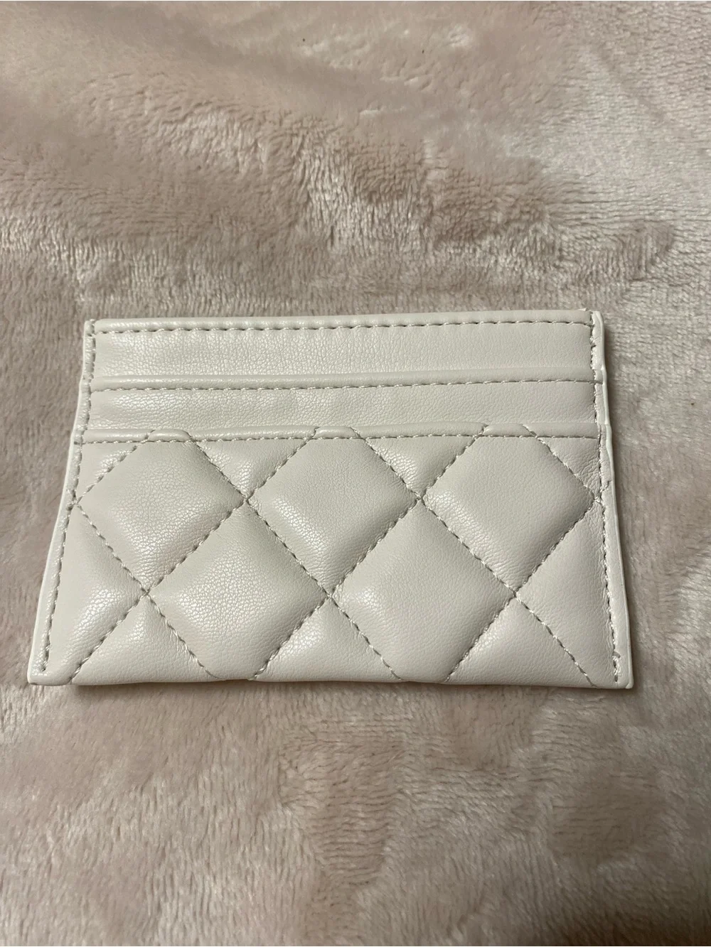 ChaneI Cardholder White with Gold-Tone Hardware NEW !!